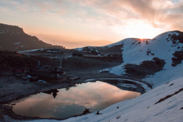 Prashar Lake Trek