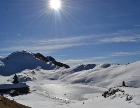 Parashar Lake Trek